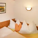 Steger Maria Apartment *